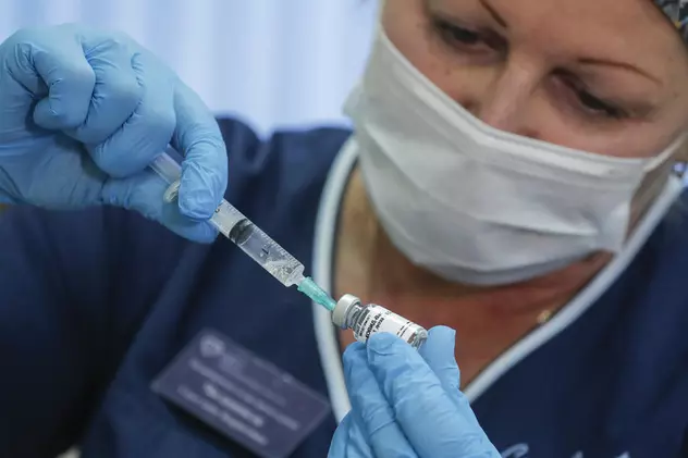 Rusia, pe cale să autorizeze al doilea vaccin anti-COVID, după Sputnik-V. Noul ser a fost dezvoltat într-un institut din Siberia