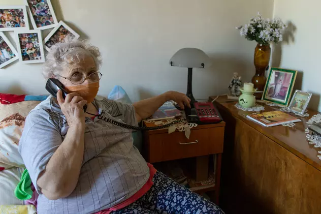 Cum s-a trezit o pensionară cu un număr de telefon mobil pe care spune că nu l-a avut niciodată, dar l-a plătit 20 de luni. Reacția Telekom