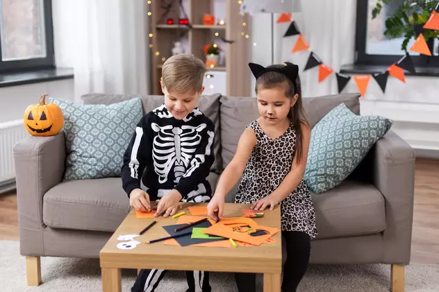 Activități de Halloween pentru copii - ce decorațiuni puteți face acasă pentru sărbătoarea tematică de acasă din acest an