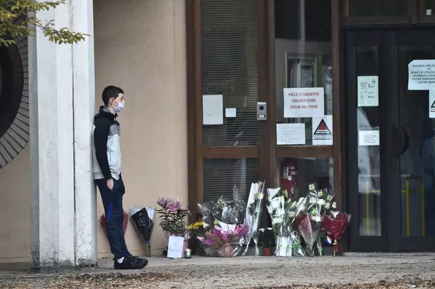 Cum a dus o lecție despre libertatea de exprimare în Franța la decapitarea profesorului, într-un atac terorist