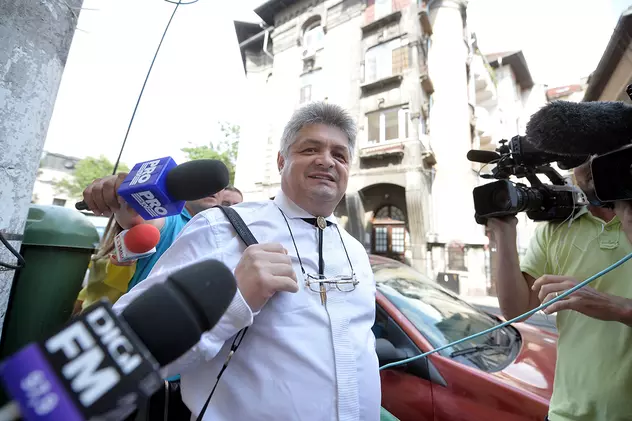 Procesul Secureanu. Managerul judecat pentru corupție a spus că lipsesc martorii și s-a dat amânare. Ei așteptau afară