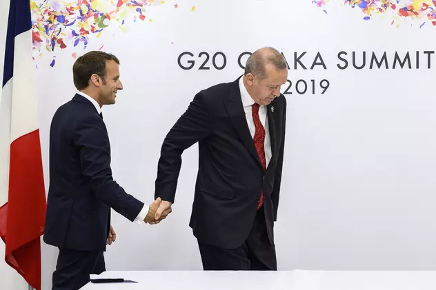 Scandal diplomatic pe axa Paris - Ankara. Presa franceză sare în apărarea lui Macron: “Recep Tayyip Erdogan, sultanul piroman”