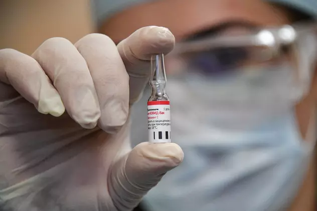 Jurnaliștii din presa de stat din Rusia vor fi printre primii vaccinați pentru COVID. Mulți refuză imunizarea cu Sputnik V