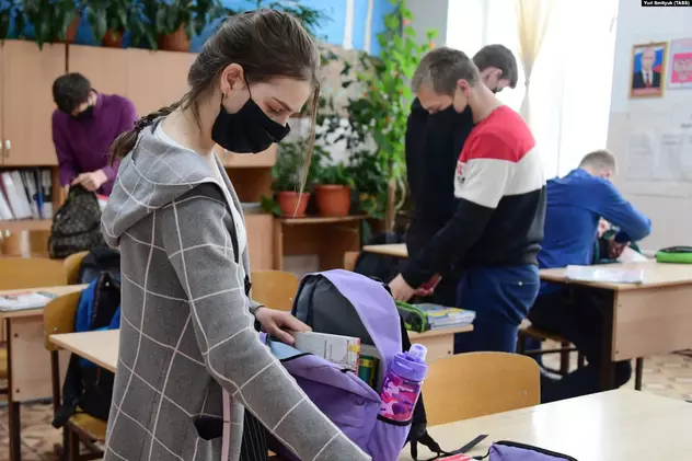 Școlile din București se pregătesc de încă două săptămâni în scenariul roșu. Decizia finală se va lua luni