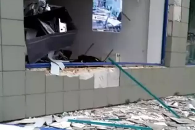 Hoții care au aruncat două bancomate în aer, în Galați, prinși în timp ce încercau să detoneze un alt ATM. Operațiunea, supravegheată din elicopter