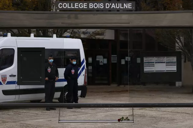 Teroristul care l-a decapitat pe profesorul francez le-a cerut elevilor săi să-l identifice. Noi detalii în atacul care a șocat Franța