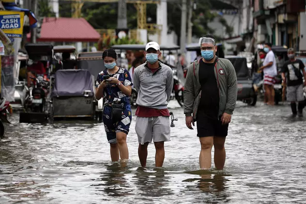 VIDEO | Aproape 1 milion de oameni din Filipine, evacuați din calea celui mai puternic taifun. Oficial: „După COVID-19 vine un alt dezastru”