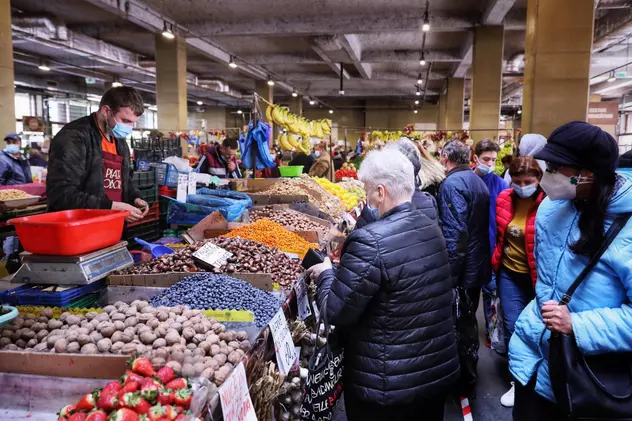 INTERVIU | Revolta unui cercetător pe tema închiderii piețelor: „Guvernul avantajează fățiș marile rețele de supermarketuri. Țăranii și consumatorii ce vină au?”