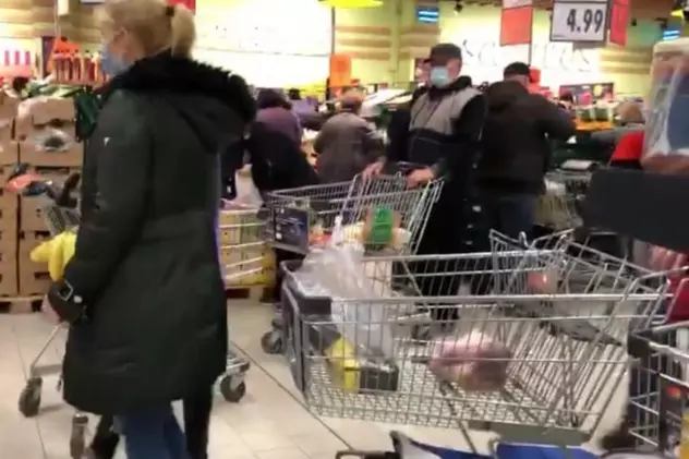 VIDEO | Oamenii din Constanța s-au înghesuit în magazine pentru provizii după ce s-a anunțat că orașul intră în carantină