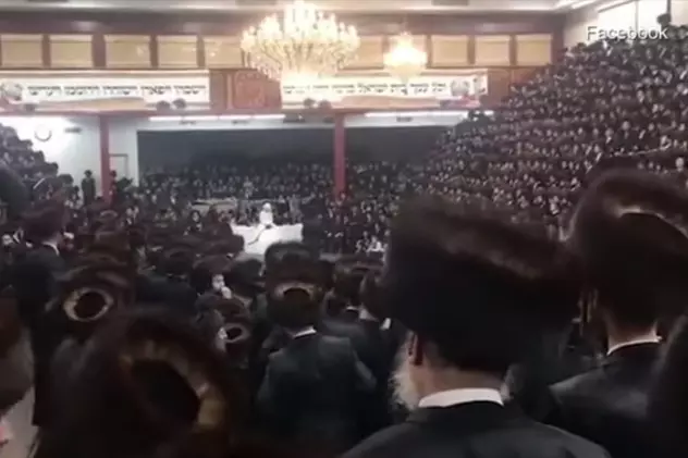 VIDEO | Imagini incredibile de la o nuntă cu mii de invitați, organizată în secret, la o sinagogă din New York