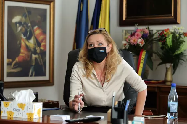 Elena Lasconi schimbă administrația locală în Câmpulung. Care sunt primii șefi demiși de noul primar