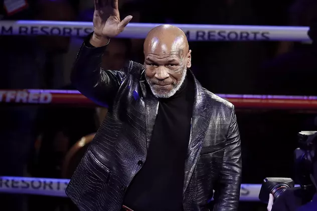 VIDEO | Mike Tyson a revenit în ring la 54 de ani. NYT: „Mai mult spectacol și nostalgie decât box la nivel înalt”