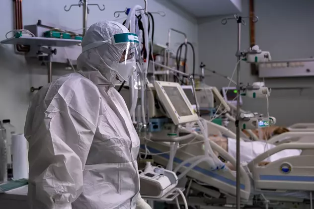 VIDEO Medic ATI de la “Floreasca” avertizează: “Pandemia este pierdută de sub control. În decembrie vom depăși 25.000 de cazuri pe zi”