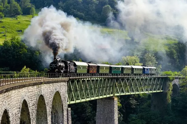Cele mai spectaculoase călătorii cu trenul prin Europa. De la hotelul de lux pe roți El Transcantábric la traseul din Harry Potter