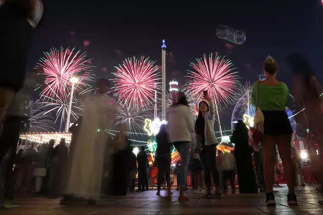 VIDEO | 300 de drone fac spectacol pe cerul din Dubai, 45 de seri la rând
