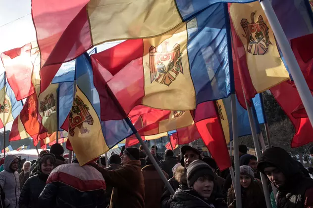 VIDEO | Protest la Chișinău: Mii de oameni se opun proiectului lui Igor Dodon care vrea să reducă atribuțiile președintelui Maia Sandu