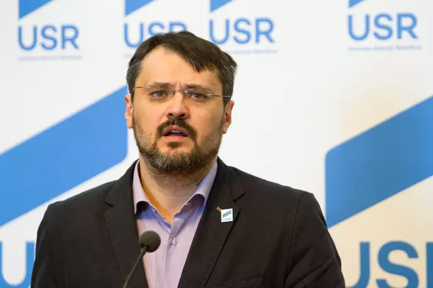 Cristian Ghinea, USR-PLUS: Nu acceptăm orice ministere, nu intrăm la guvernare de decor. PNL, invitat la discuții