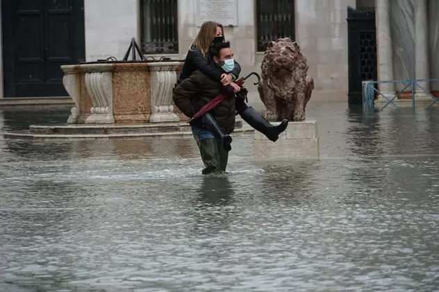 VIDEO | Piața San Marco din Veneția a fost inundată. Digurile nu au fost activate