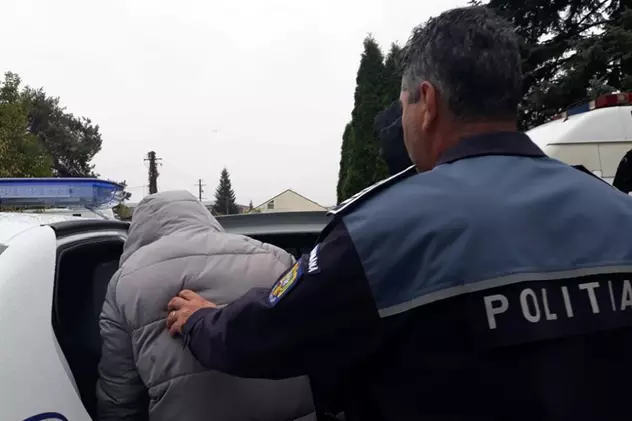 VIDEO | Imagini terifiante. O fată de 18 ani din Dolj a fost răpită din fața casei și băgată cu forța într-o mașină