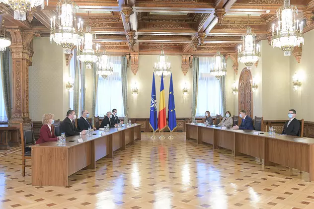 Președintele Iohannis a încheiat consultările cu partidele pentru formarea guvernului. Rafila, Cîțu și Cioloș, propuneri de premier
