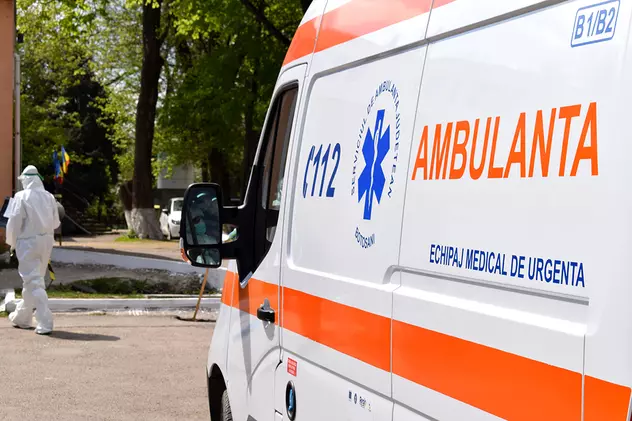 Fetiță de 12 ani din Bistriţa-Năsăud, dusă la spital în comă alcoolică dintr-un parc de la periferia orașului