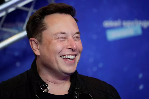 Elon Musk a devenit cea mai bogată persoană din lume, întrecându-l pe Jeff Bezos. Care e averea celor doi