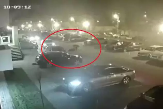 VIDEO ȘOCANT | Fostul șef adjunct al Poliției Locale din Oradea, surprins de camerele de supraveghere când își înjunghie fosta soție