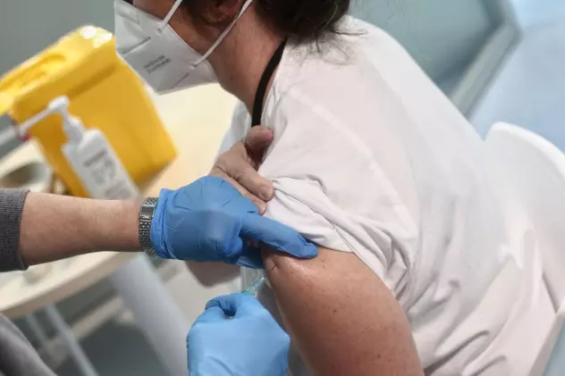 Vaccinarea anti-COVID a personalului medical, sistată la Madrid. Autoritățile acuză „o criză a vaccinurilor”