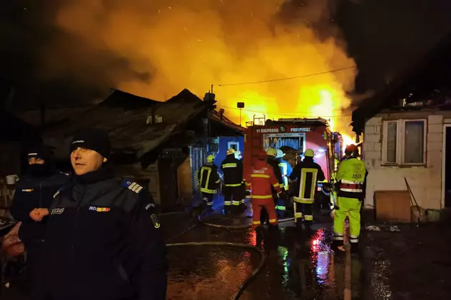 Klaus Iohannis l-a sunat pe primarul din Miercurea Ciuc, după incendiul care a lăsat aproape 260 de persoane fără case