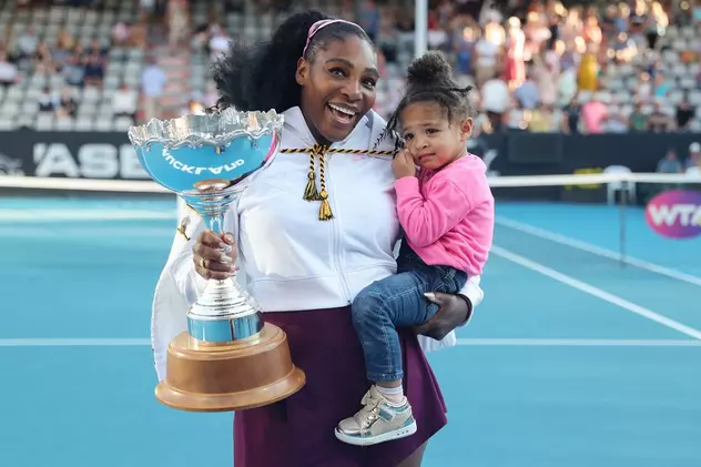 VIDEO | Serena Williams se pregătește pentru Australian Open alături de fiica sa. Cum se descurcă Alexis Olympia pe terenul de tenis