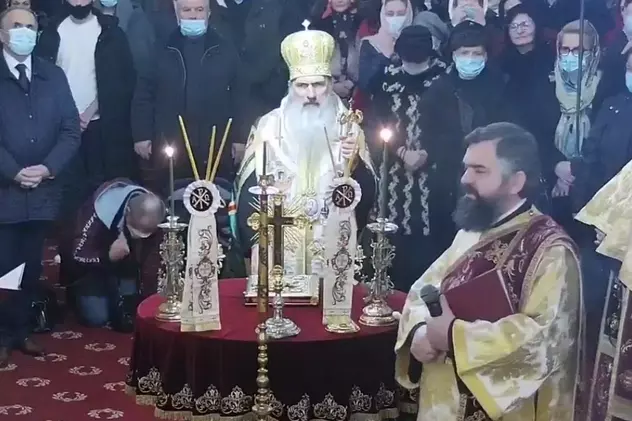 Arhiepiscopia Tomisului, după slujba ținută de ÎPS Teodosie de Anul Nou: "E responsabilitatea celor care umblă. Nu putem să închidem ușile bisericii"