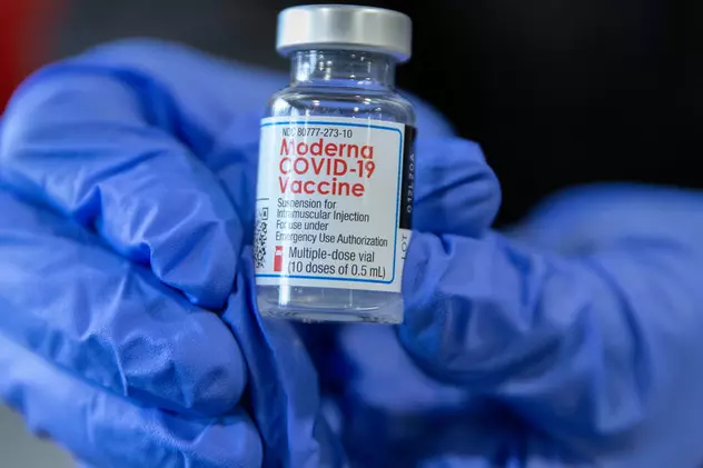 Prospectul vaccinului anti-COVID de la Moderna, care a ajuns în România. Care sunt reacțiile adverse