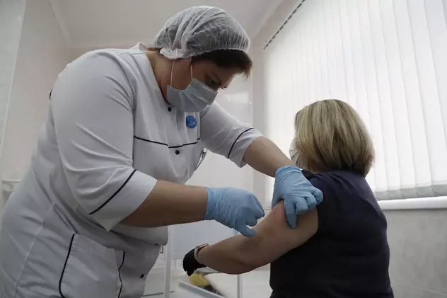 Peste un milion de persoane au fost vaccinate anti-COVID în Rusia