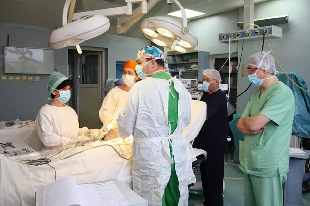 Institutului de Boli Cardiovasculare din Iași are materiale sanitare doar pentru urgențe. Pacient: „Singura şansă să mă operez ar fi să dau ochii peste cap acasă”