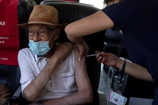 Chile a vaccinat peste un milion de persoane în șase zile. Câți bătrâni au fost imunizați