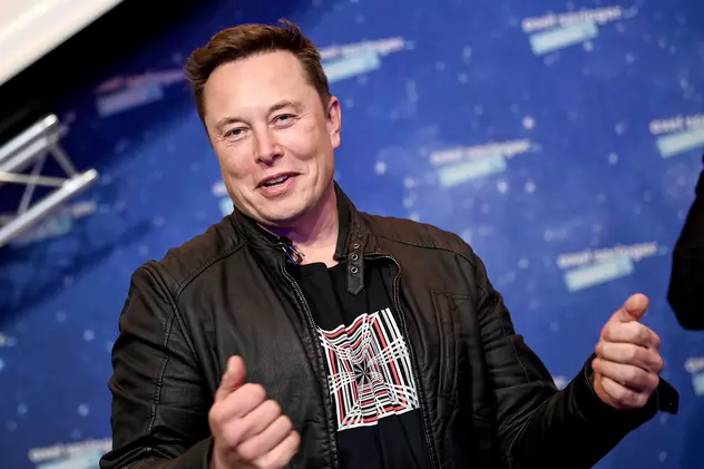 Compania lui Elon Musk va duce următorii oameni pe lună. SpaceX a câștigat o licitație de aproape 3 miliarde de dolari