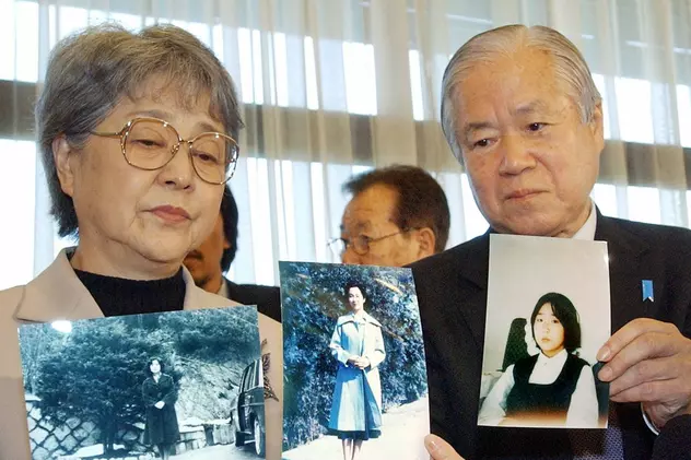 Răpită de pe plajă din Japonia și dusă în Coreea de Nord, unde a fost forțată să instruiască spioni. Soarta fetiței pe care mama încă o așteaptă acasă, chiar și după 44 de ani