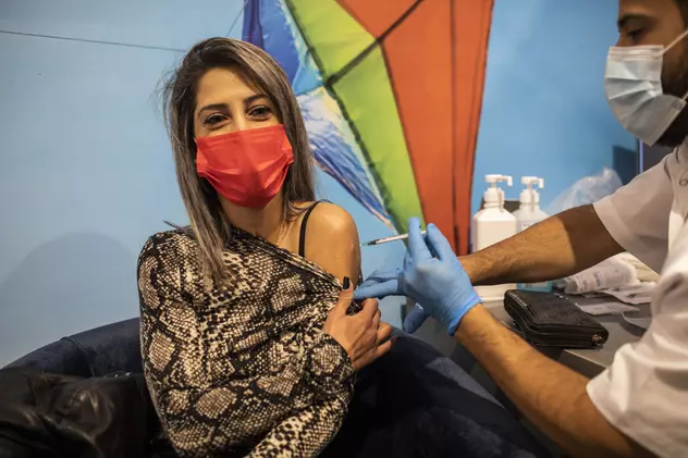 Israelul a adoptat o lege controversată care permite autorităților să identifice persoanele nevaccinate