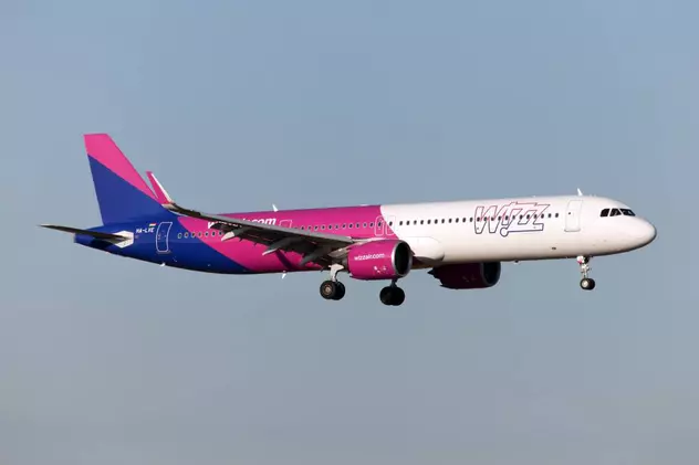 Alertă cu bombă la bordul unei curse Wizz Air. Aeronava, escortată până în Ungaria de avioane de vânătoare româneşti