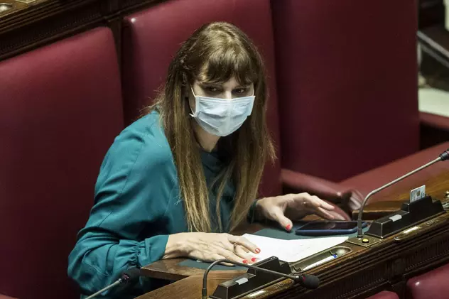 Maria Teresa Baldini, deputat Forza Italia, cere vaccinarea cu prioritate a badantelor, multe dintre ele românce: „Lucrează în condiții de risc sporit”