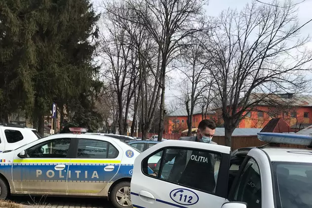 Poliţist din Cluj îmbrăcat în uniformă, prins la furat într-un magazin, reţinut pentru 24 de ore