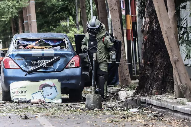 Atac sinucigaș cu bombă în apropierea unei catedrale din Indonezia. Cel puțin 10 persoane au fost rănite