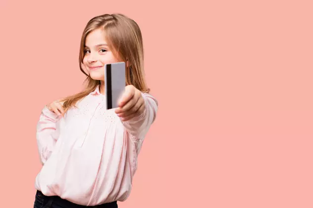 De ce și cum să-i faci copilului un card - foto Shutterstock