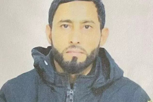 Migrantul acuzat că a ucis un afgan în gara din Timișoara, prins după trei luni pe aeroportul din Atena