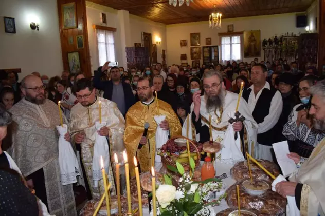 Şase preoţi din judeţul Botoşani au fost amendați după o slujbă cu peste 100 de persoane