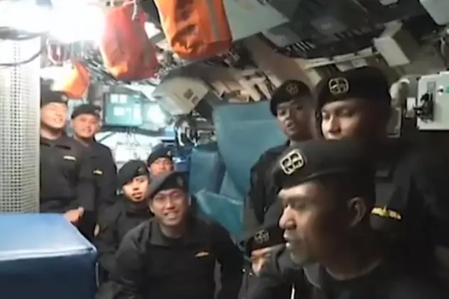 Marinarii de pe submarinul scufundat în Indonezia, filmați în timp ce cântau „La revedere”, cu câteva săptămâni înaintea tragediei