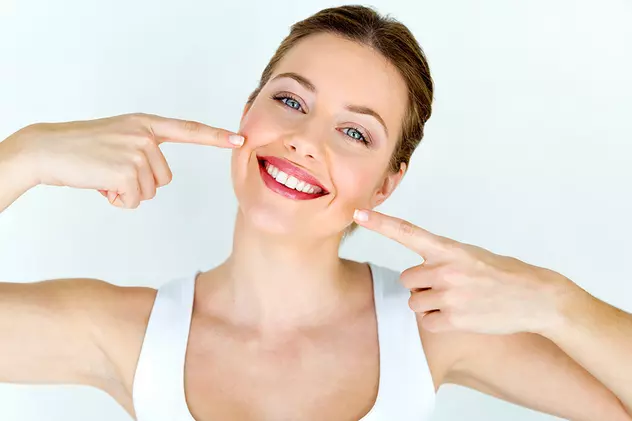 (Publicitate) 8 sfaturi pentru dinți mai sănătoși