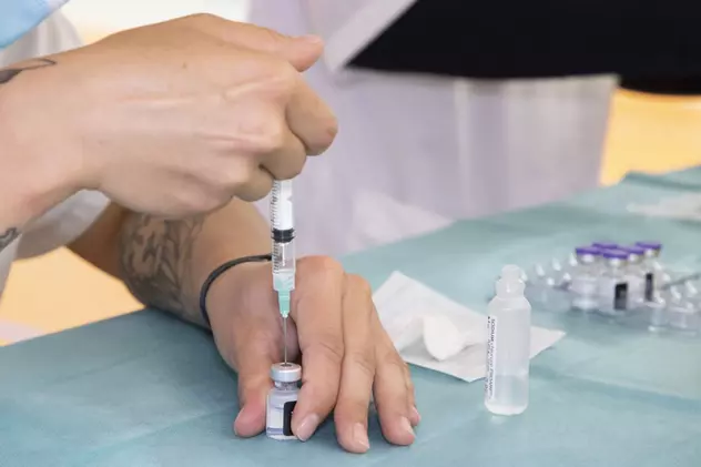 Norvegia va oferi persoanelor vaccinate cu AstraZeneca un ser bazat pe ARN mesager la rapel