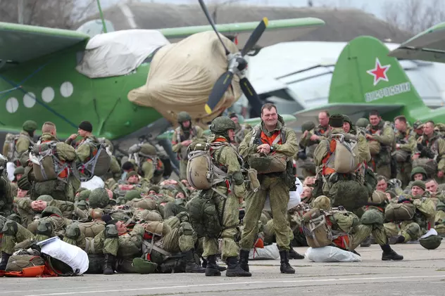 Rusia anunță că își retrage trupele de la granița cu Ucraina
