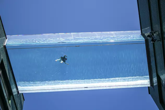 Piscina „plutitoare” din Londra
